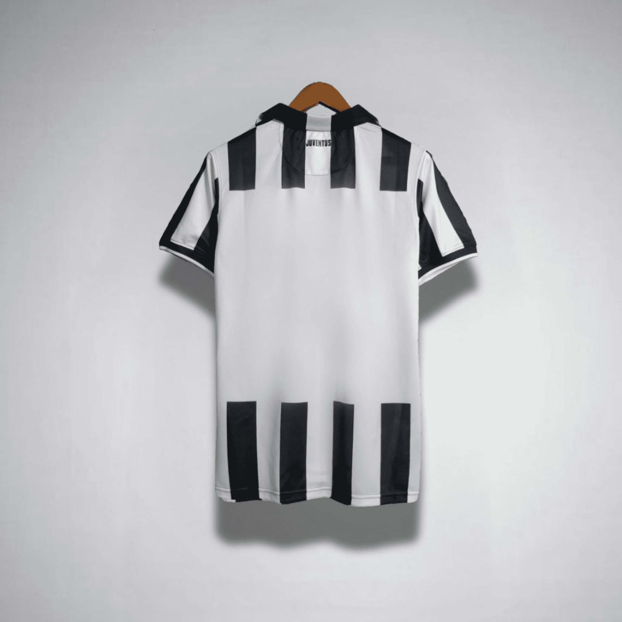 14/15 Juventus Home Kit - Image 2