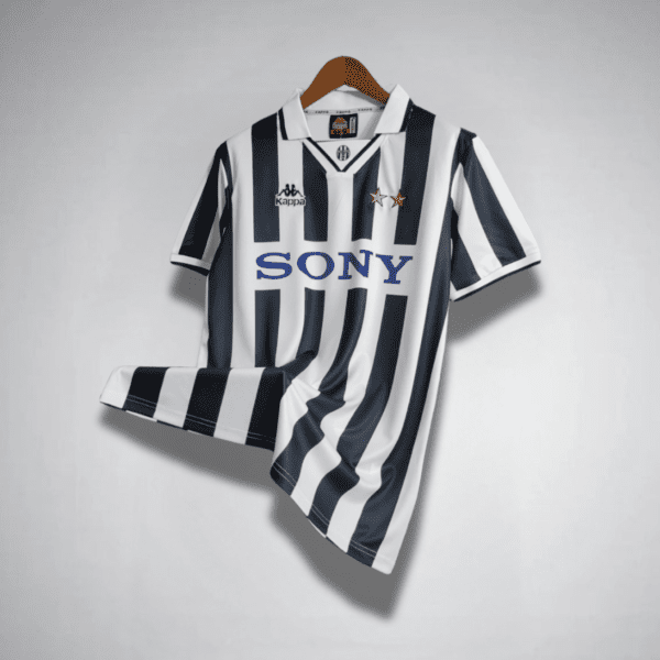 95/97 Juventus Home Kit